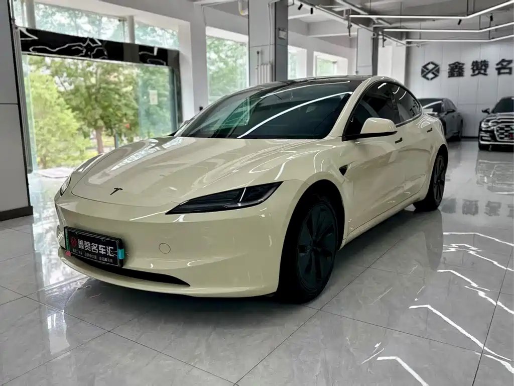 Tesla Model 3 2024