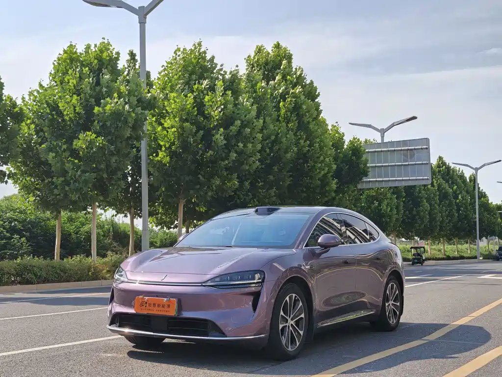 Luxeed Zhijie R7 2025