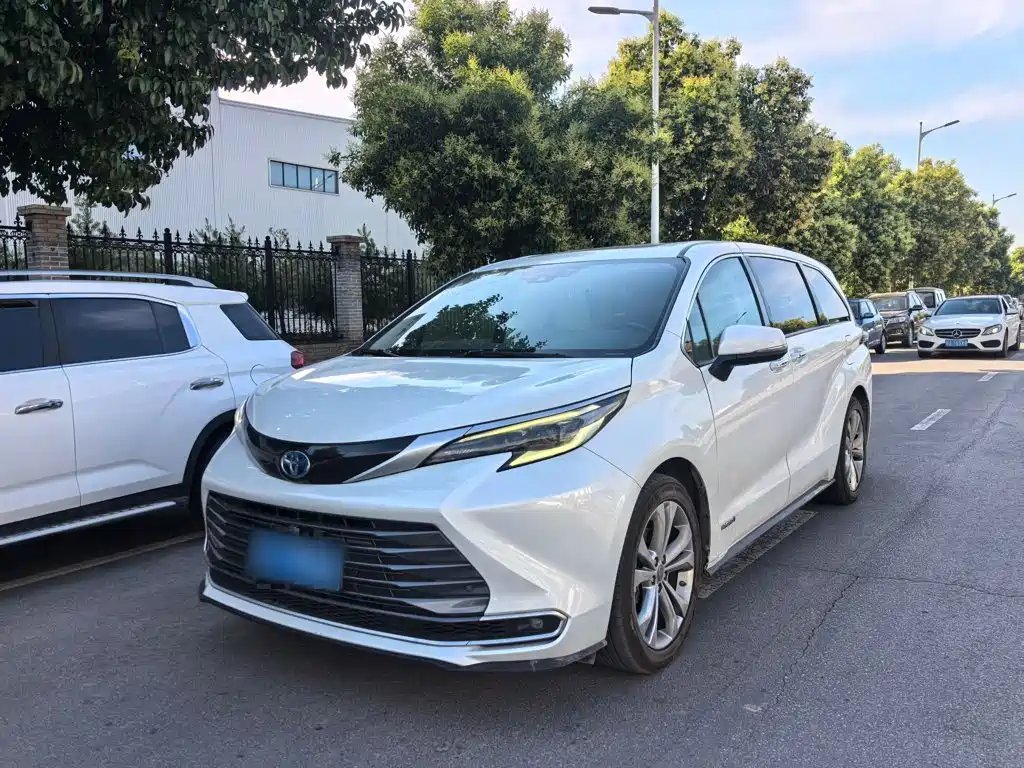 Toyota Sienna 2023