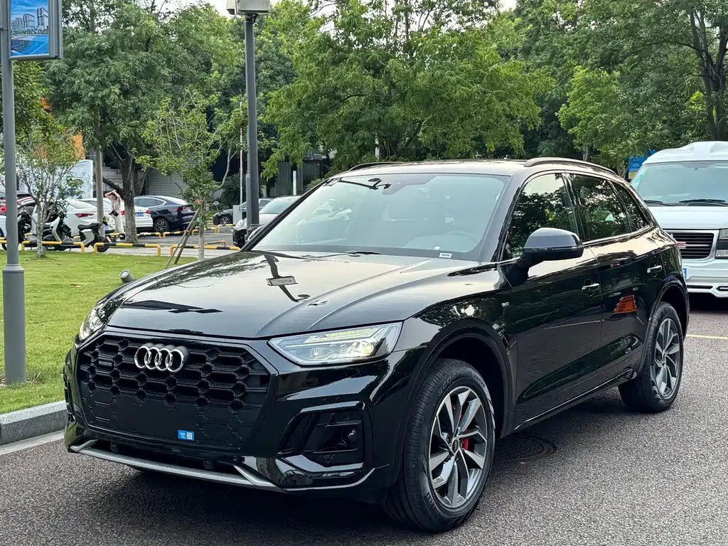 Audi Q5L 2025