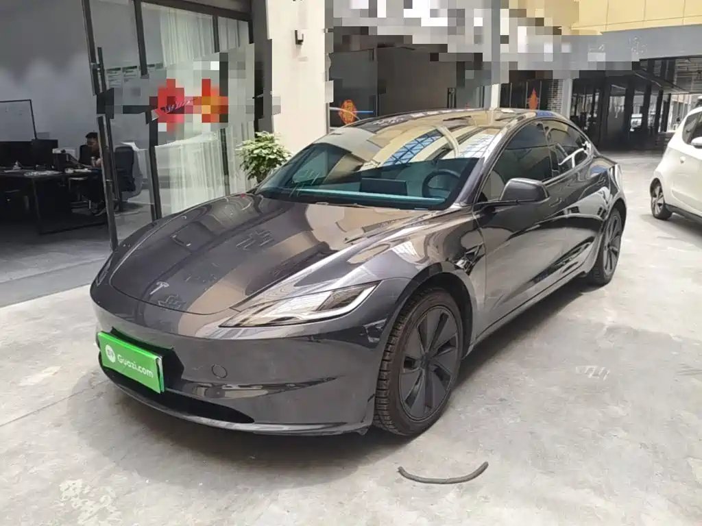 Tesla Model 3 2024