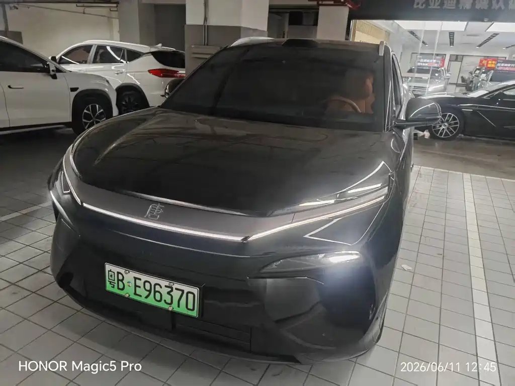 BYD Tang L 2025