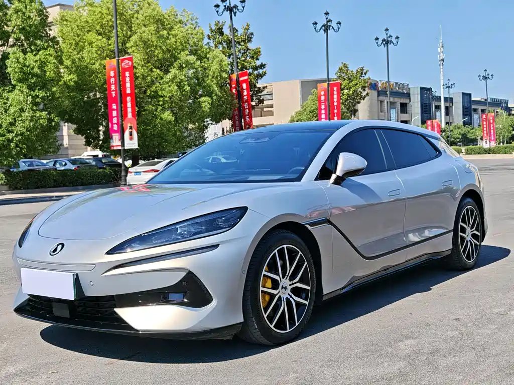 Denza Denza Z9GT 2024