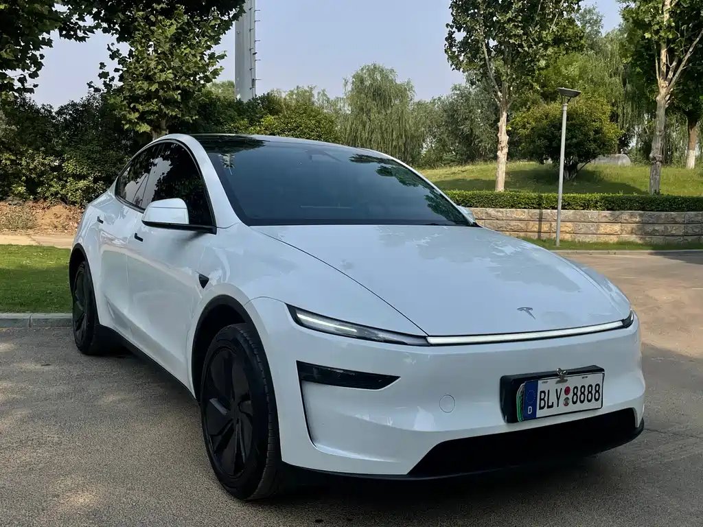 Tesla Model Y 2026