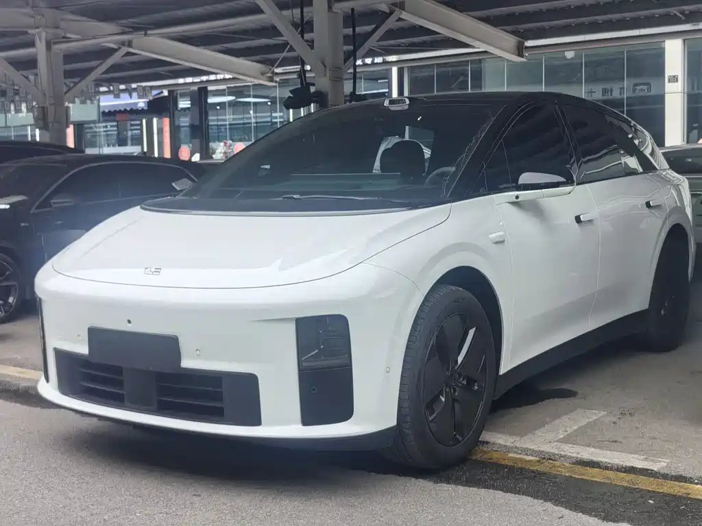 Li Auto Lii6 2026 — фото 1 из 5