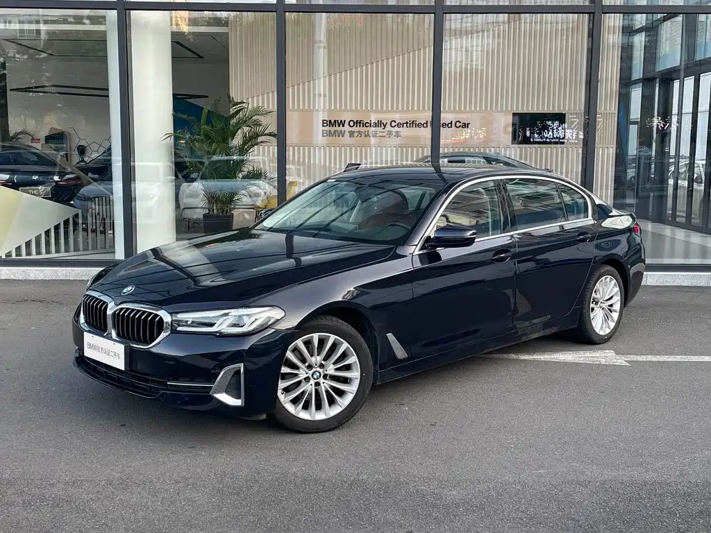 BMW 5 Series 2024 — фото 1 из 5