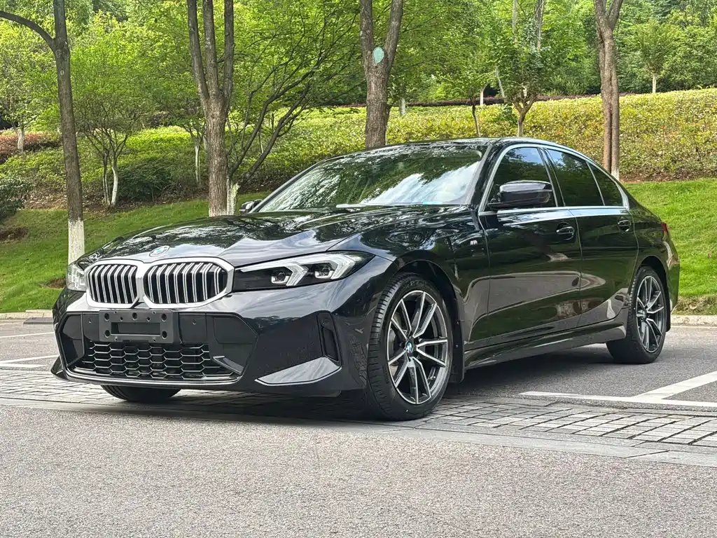 BMW 3 Series 2022 — фото 1 из 5