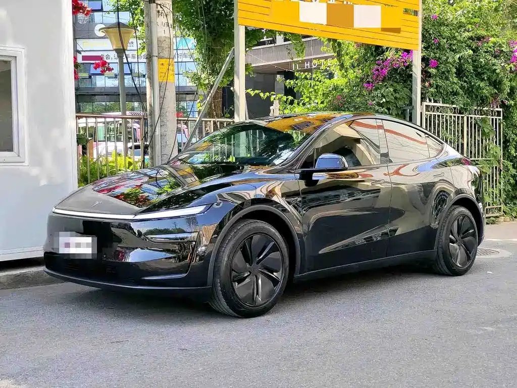 Tesla Model Y 2026 — фото 1 из 5
