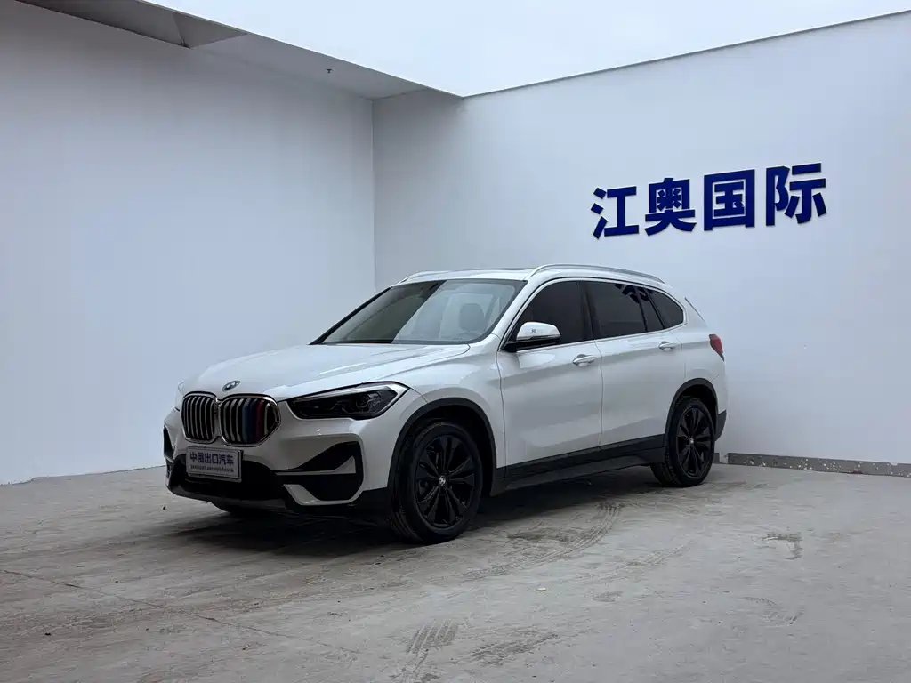 BMW X1 2022 — фото 1 из 5