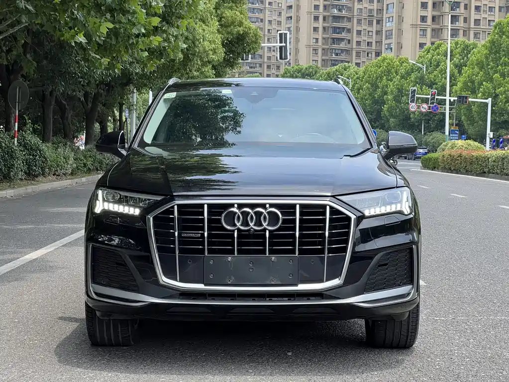 Audi Q7 2021 — фото 1 из 5