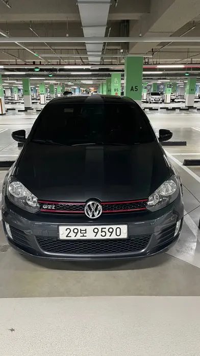 Volkswagen Golf 2010 — фото 1 из 5