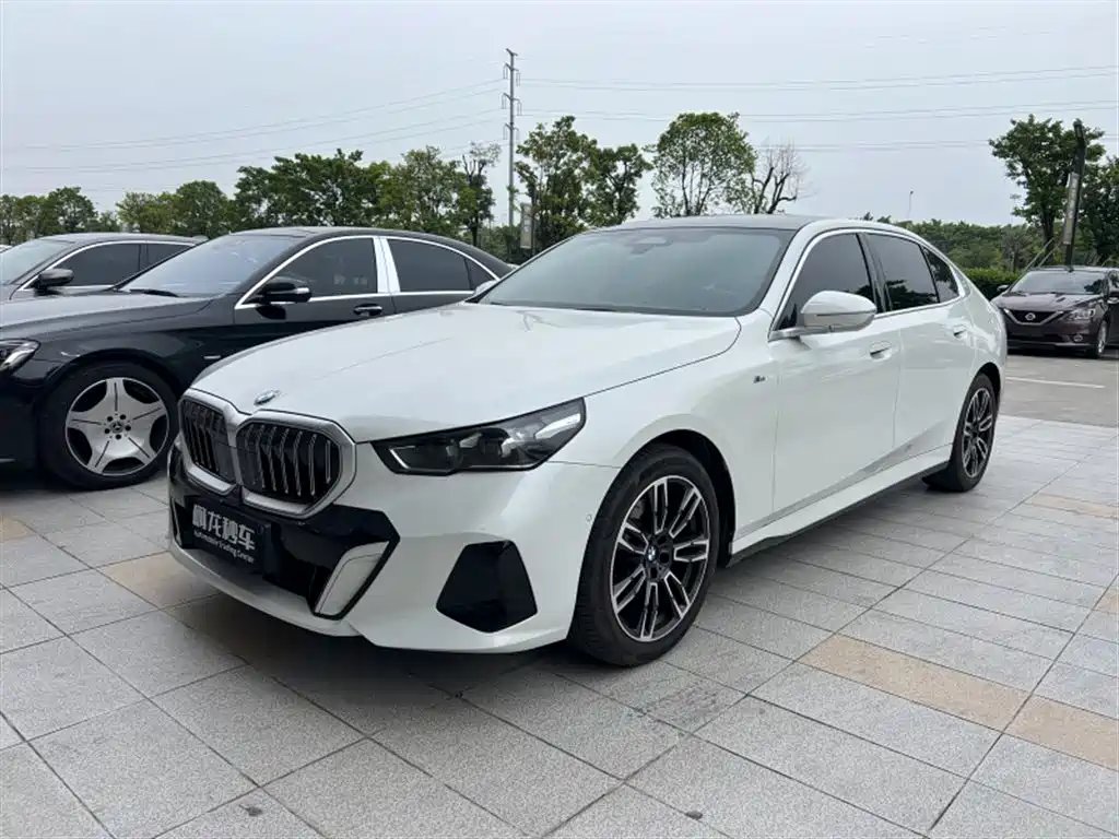BMW 5 Series 2024