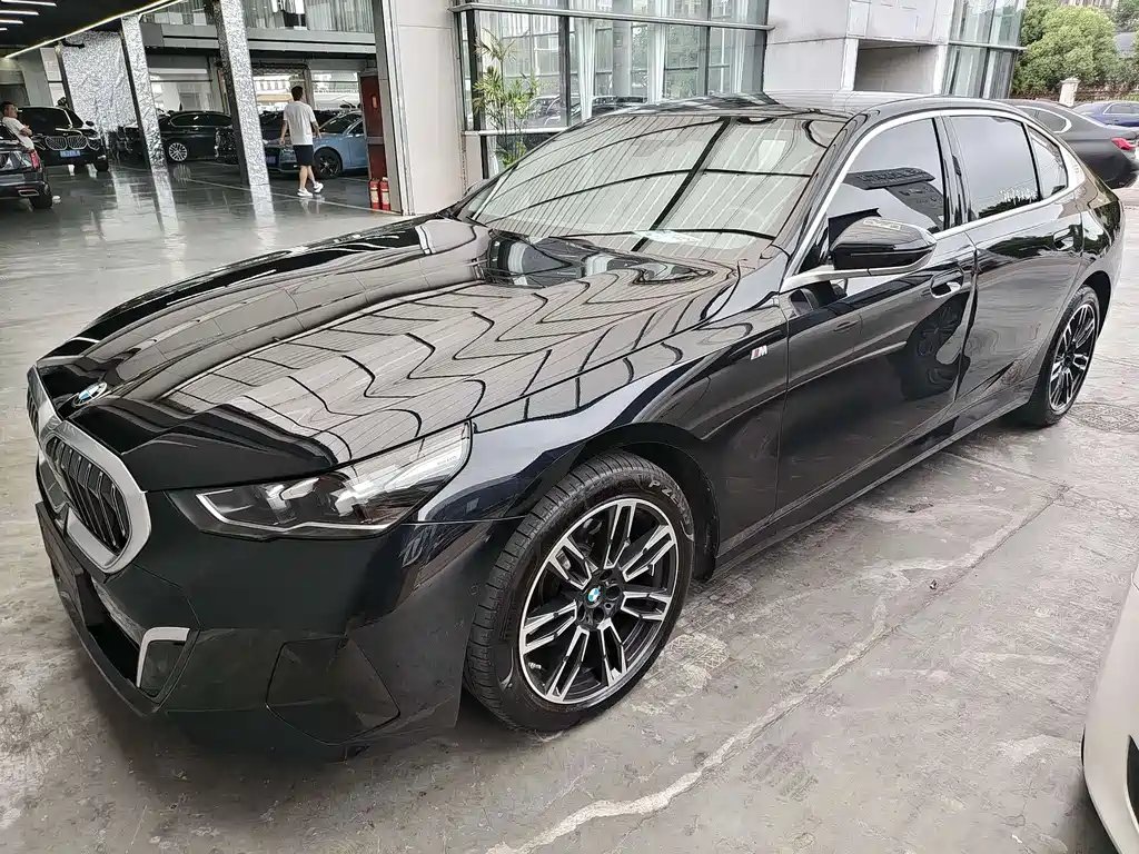 BMW 5 Series 2025