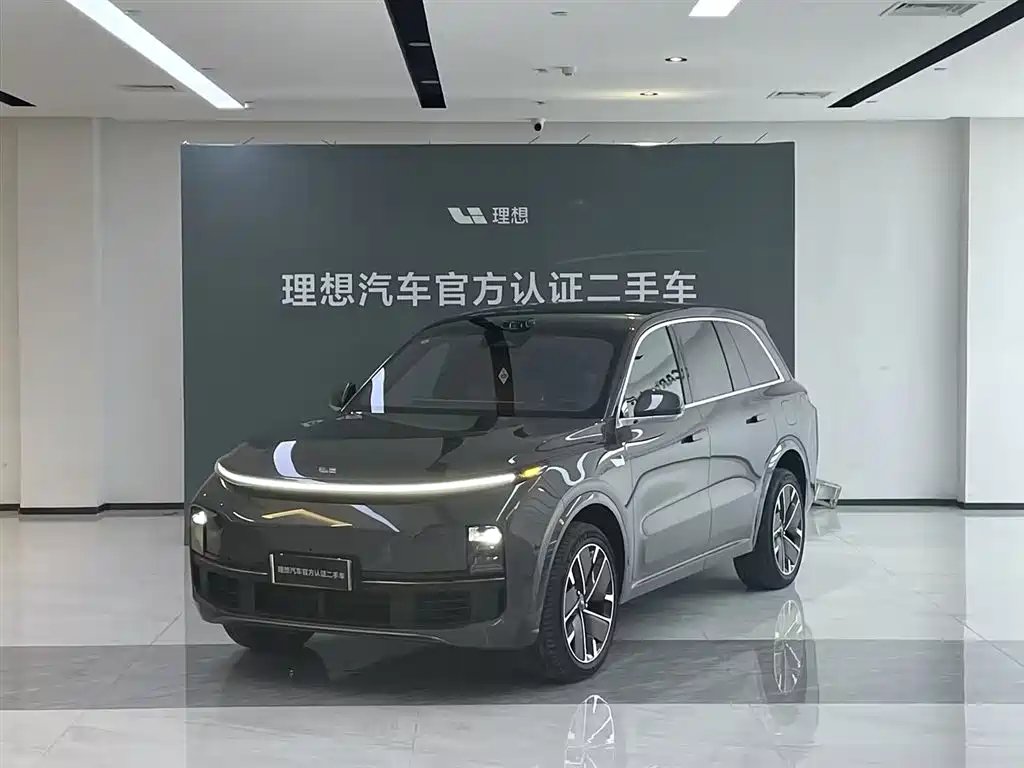 Li Auto Li L8 2025 — фото 1 из 5