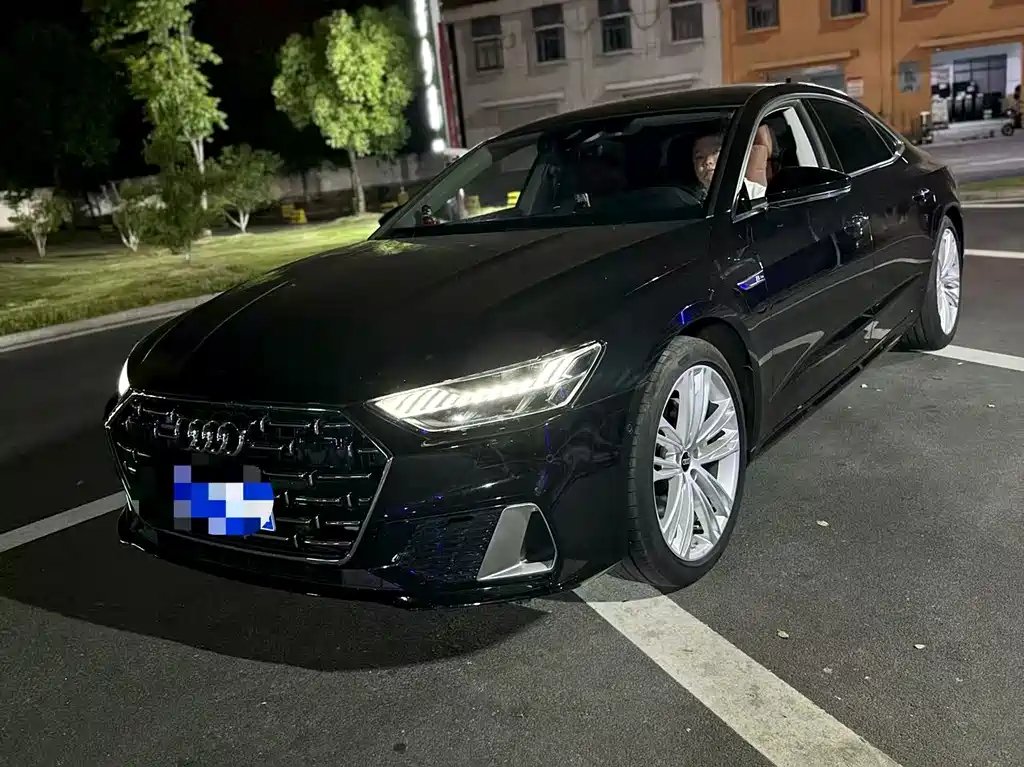 Audi A7L 2024 — фото 1 из 5