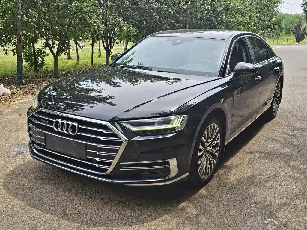 Audi A8 2020 — фото 1 из 5