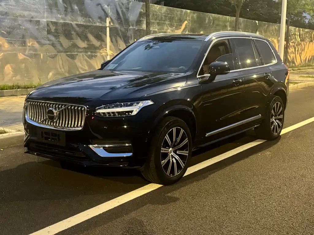 Volvo XC90 2023 — фото 1 из 4