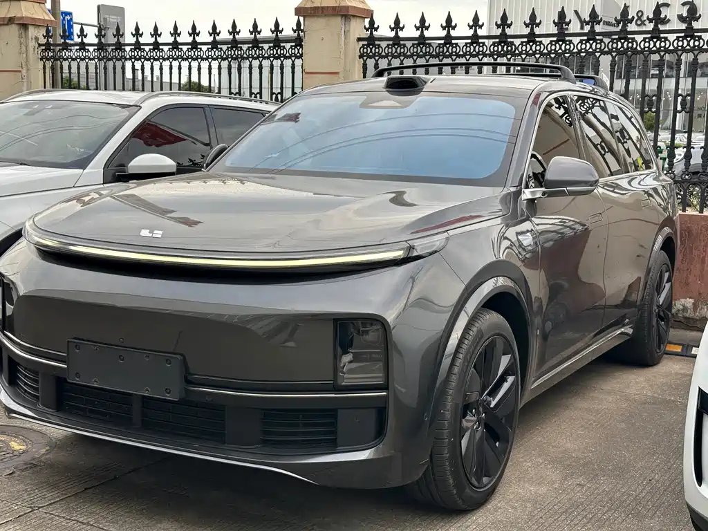 Li Auto Li L9 2023 — фото 1 из 5