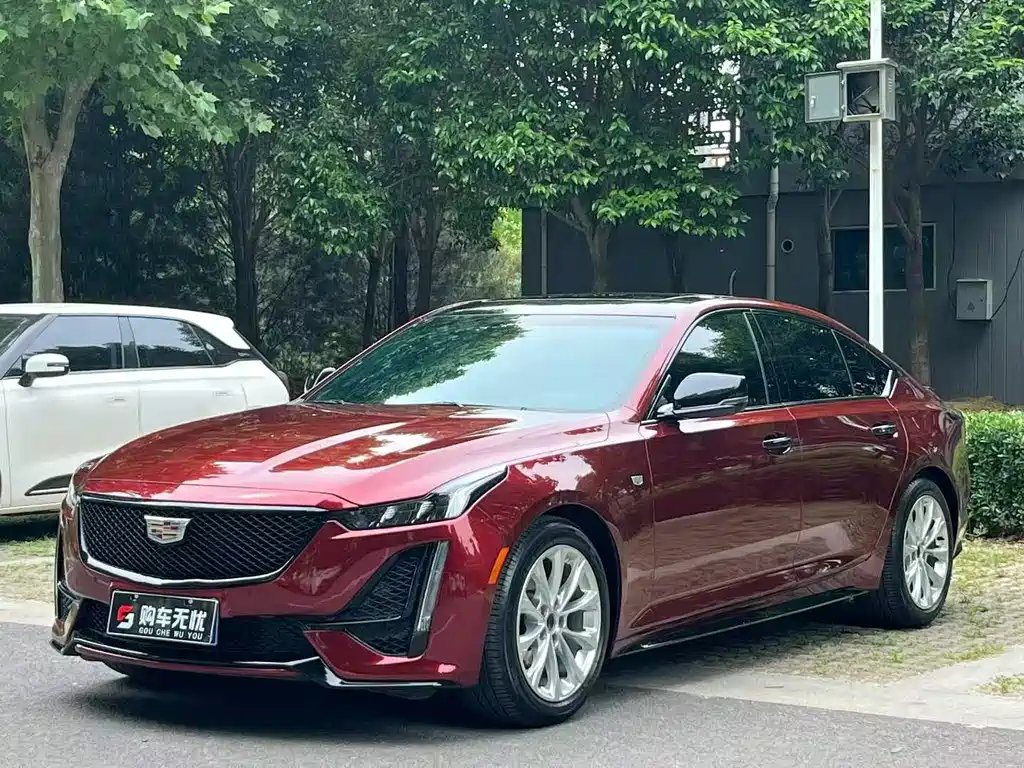 Cadillac CT5 2023 — фото 1 из 5