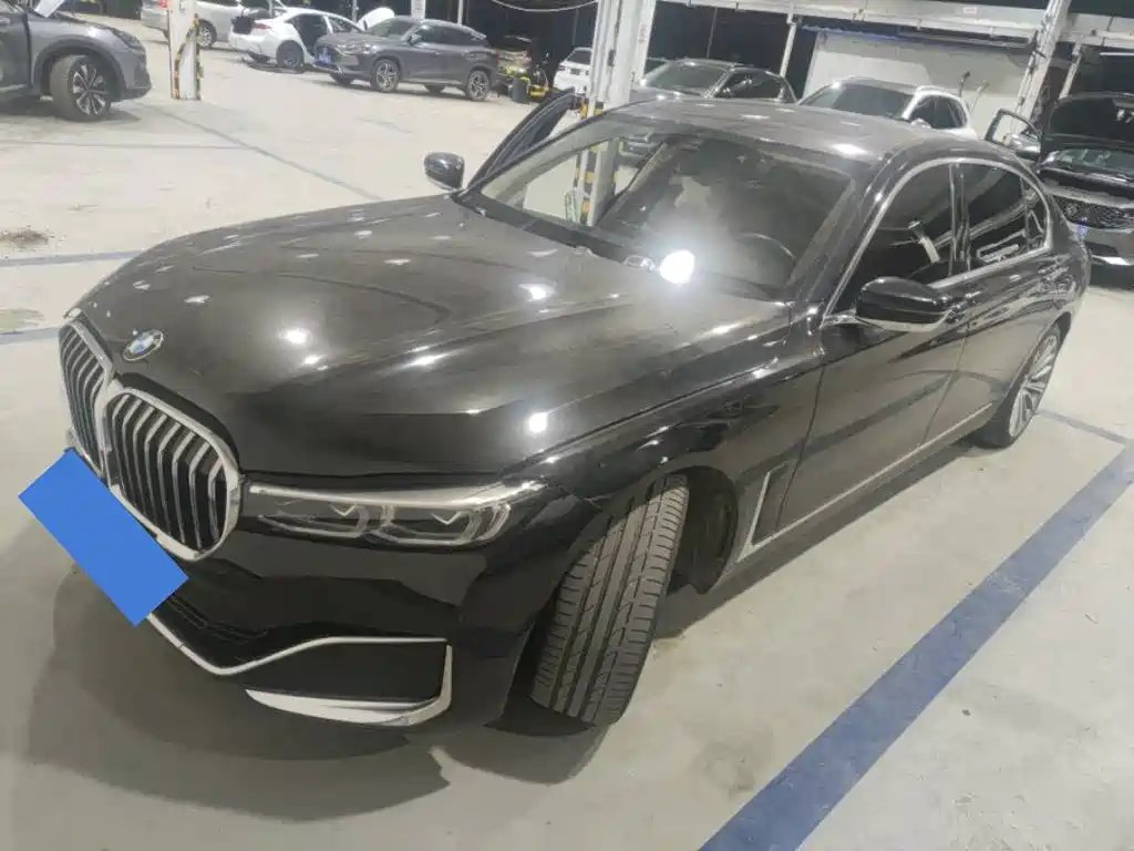 BMW 7 Series 2020 — фото 1 из 5