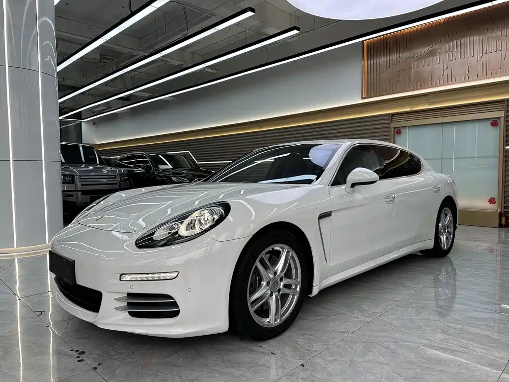 Porsche Panamera 2015 — фото 1 из 5