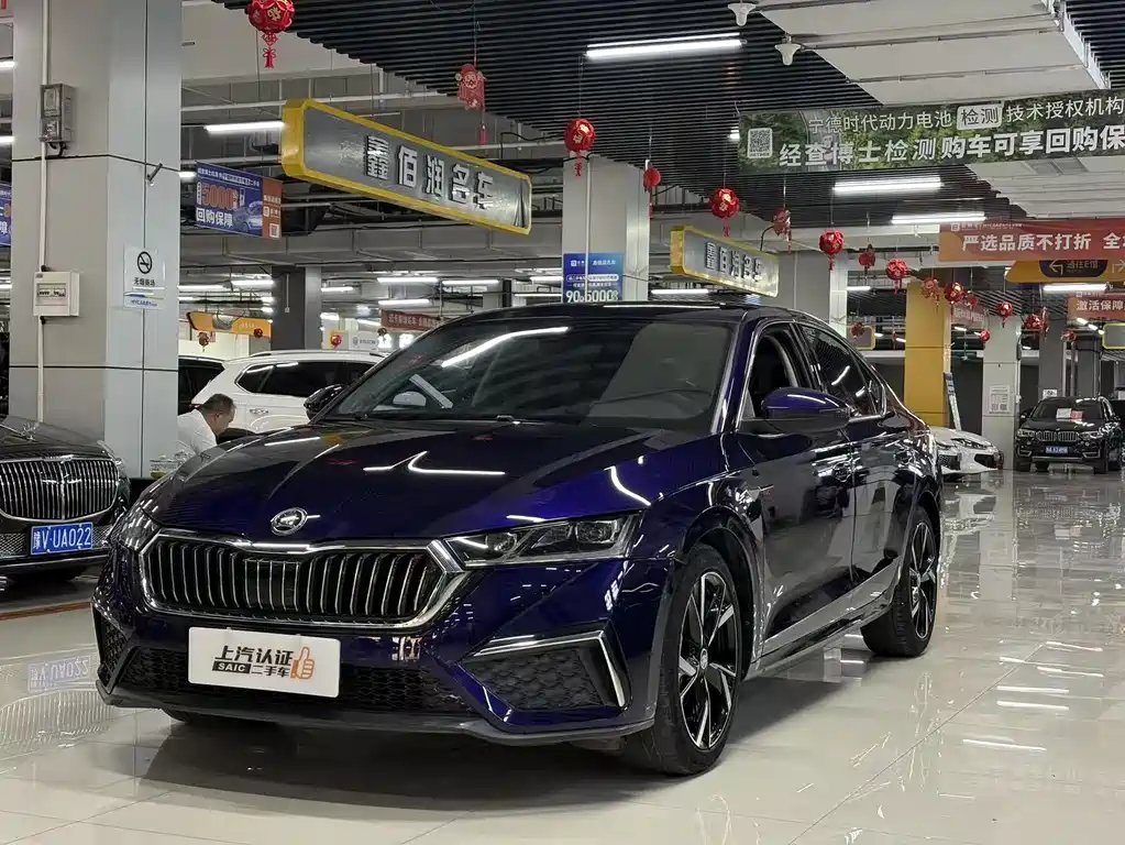 Skoda Octavia 2023 — фото 1 из 5