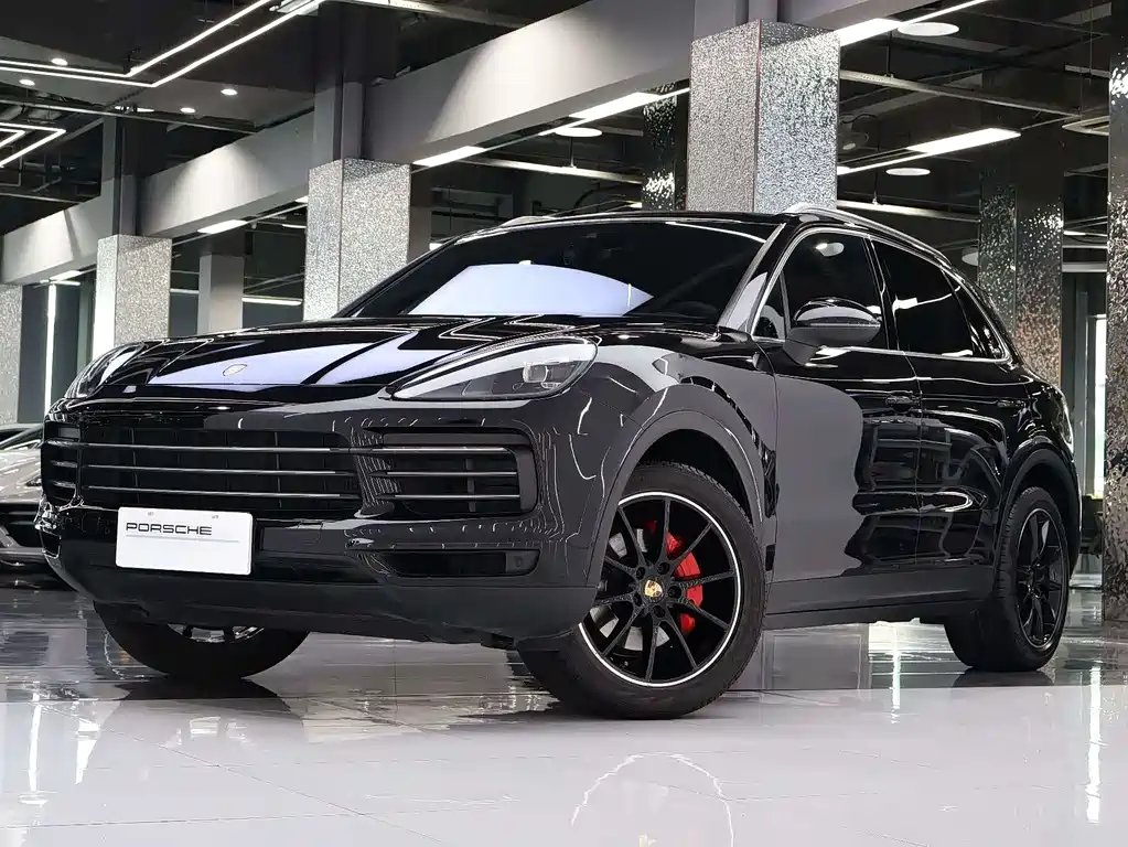 Porsche Cayenne 2019 — фото 1 из 5