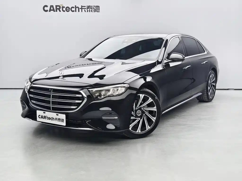 Mercedes-Benz E-Class 2024 — фото 1 из 5