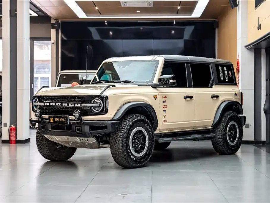 Ford Bronco 2024 — фото 1 из 5