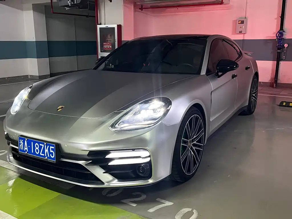 Porsche Panamera 2017 — фото 1 из 5