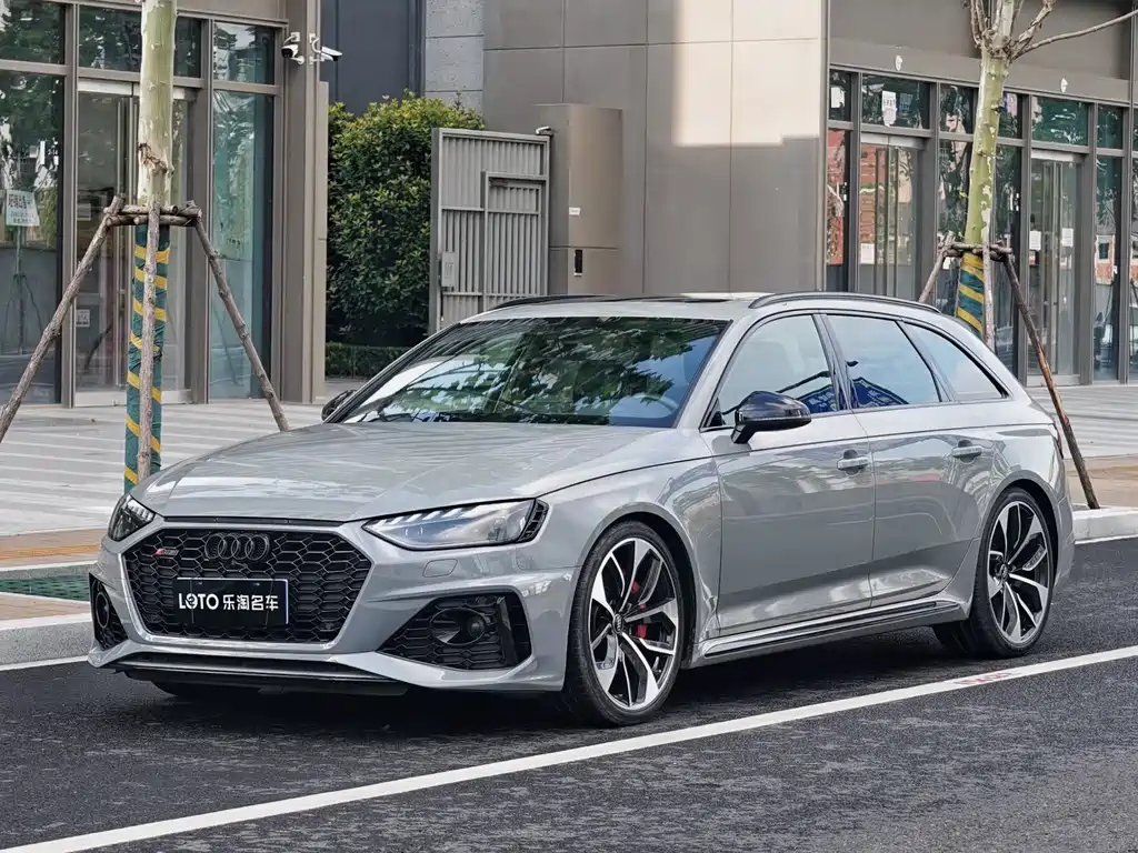 Audi RS 4 2021 — фото 1 из 5