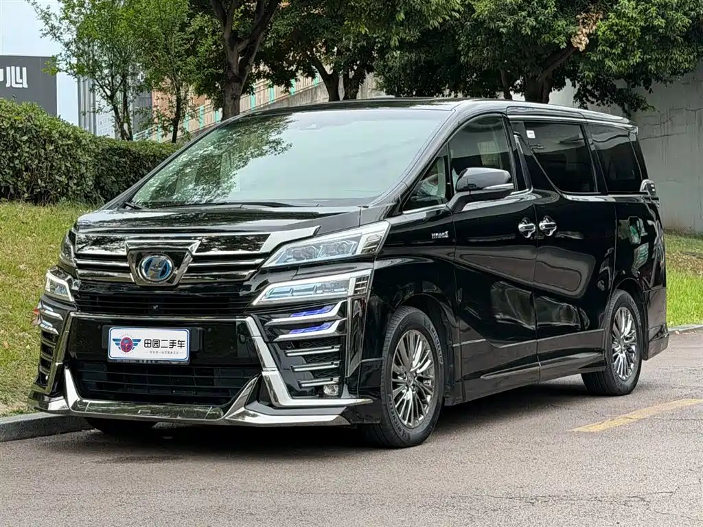 Toyota Vellfire 2020 — фото 1 из 5