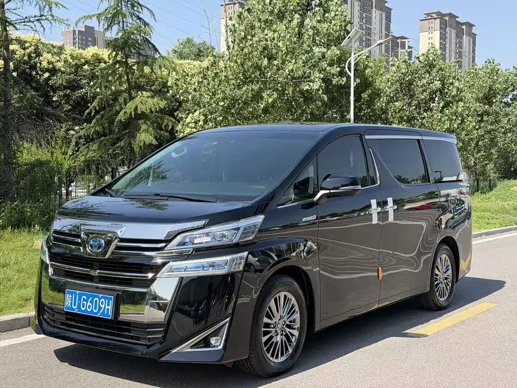 Toyota Vellfire 2020 — фото 1 из 5