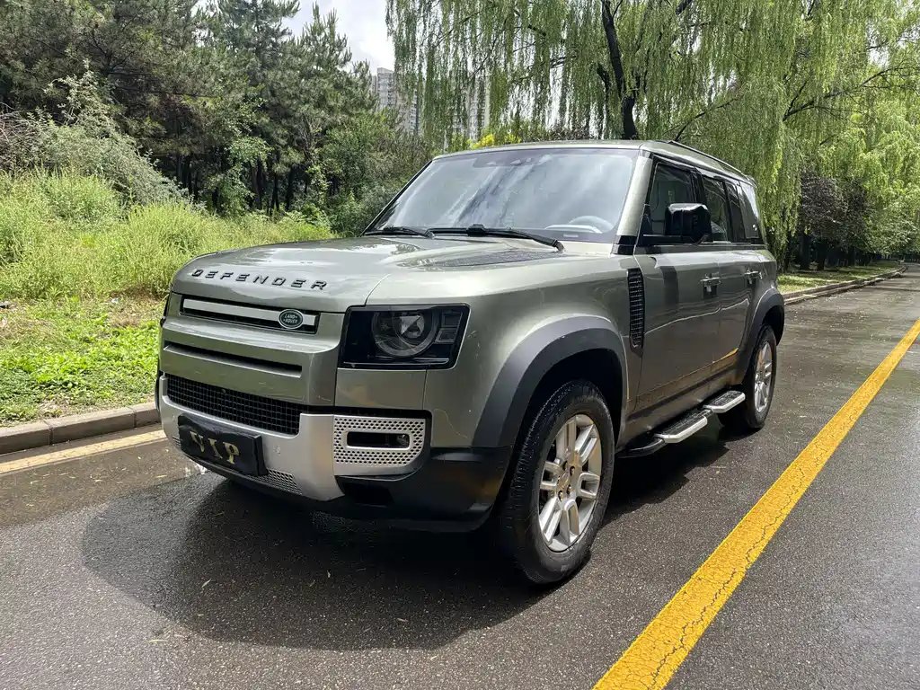 Land Rover Defender 2020 — фото 1 из 5