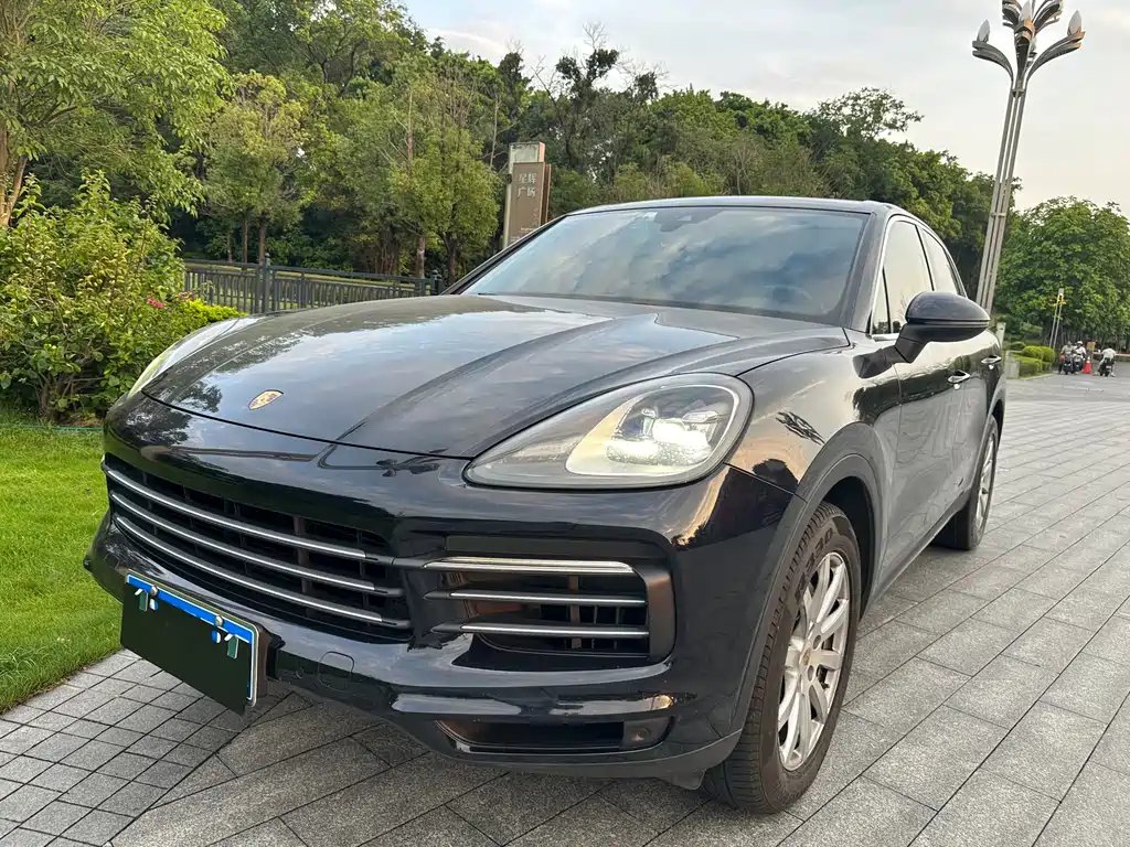 Porsche Cayenne 2020 — фото 1 из 5