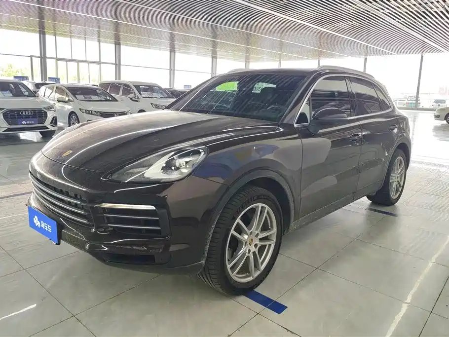 Porsche Cayenne 2021 — фото 1 из 5
