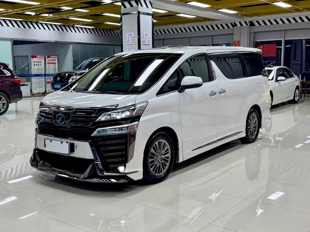Toyota Vellfire 2021 — фото 1 из 5