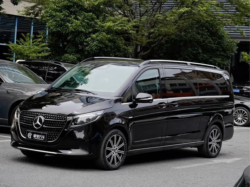 Mercedes-Benz V-Class 2024 — фото 1 из 5