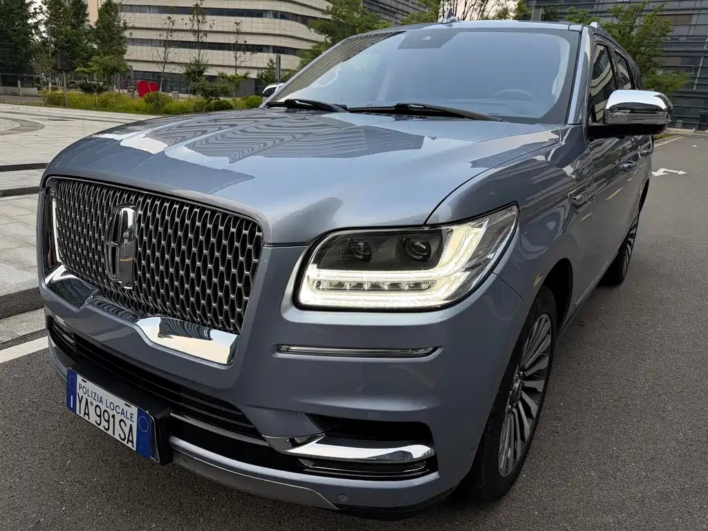 Lincoln Navigator 2019 — фото 1 из 5