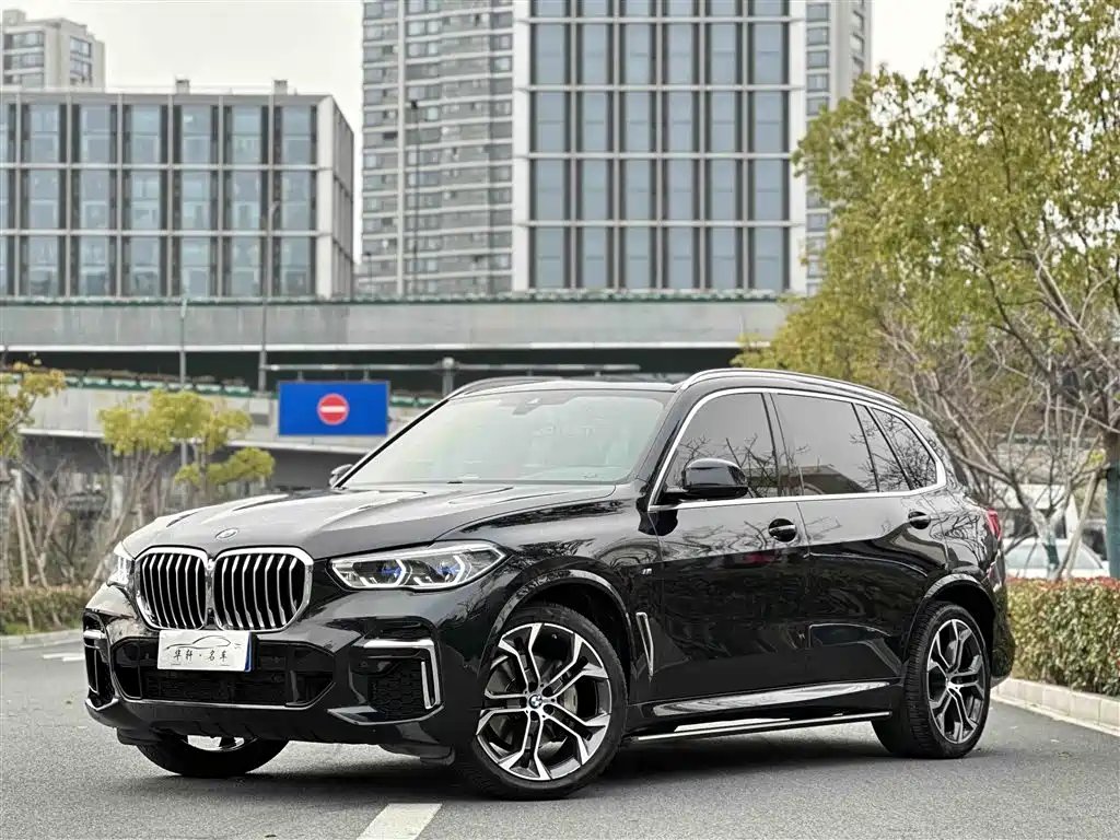 BMW X5 2022 — фото 1 из 5