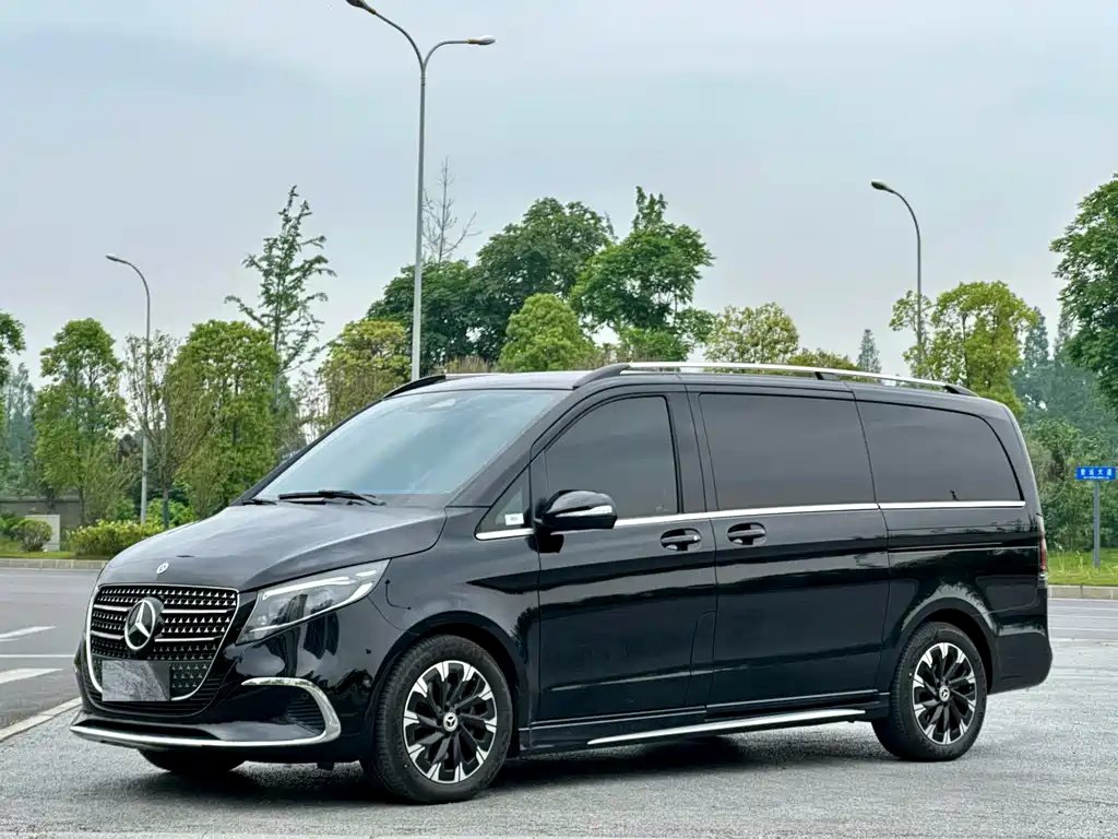 Mercedes-Benz V-Class 2025 — фото 1 из 5