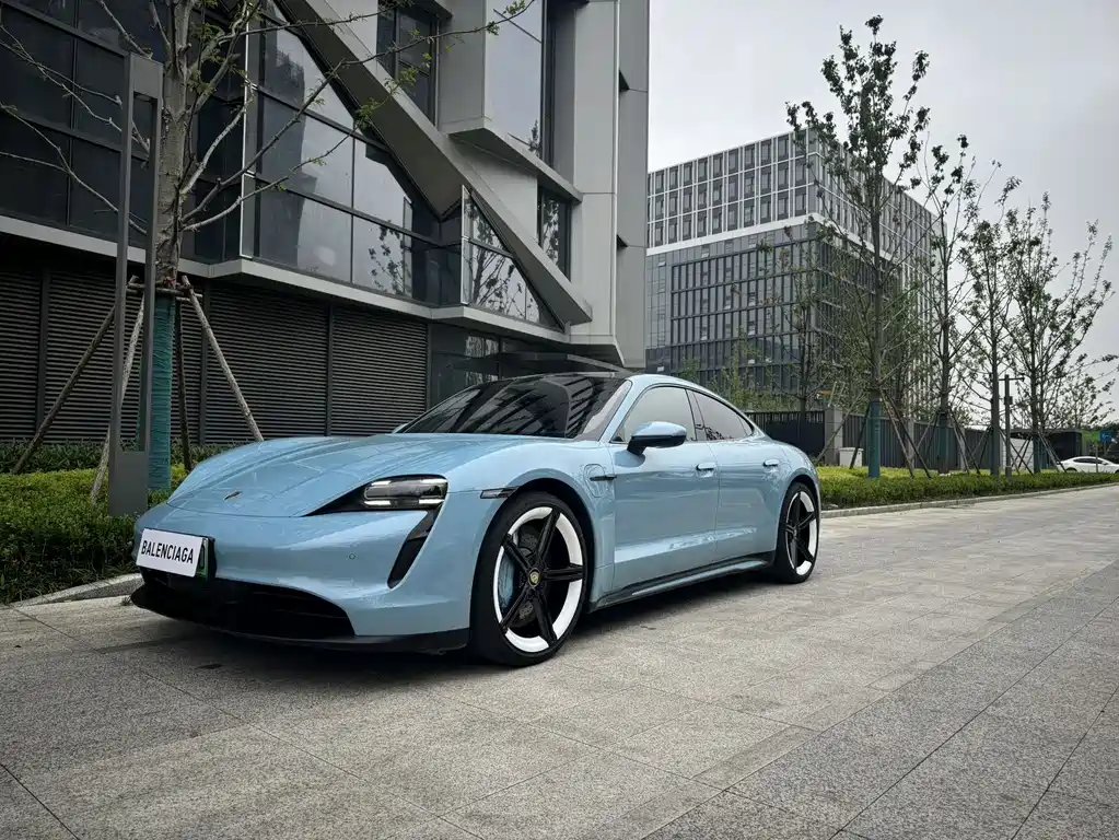 Porsche Taycan 2022 — фото 1 из 5