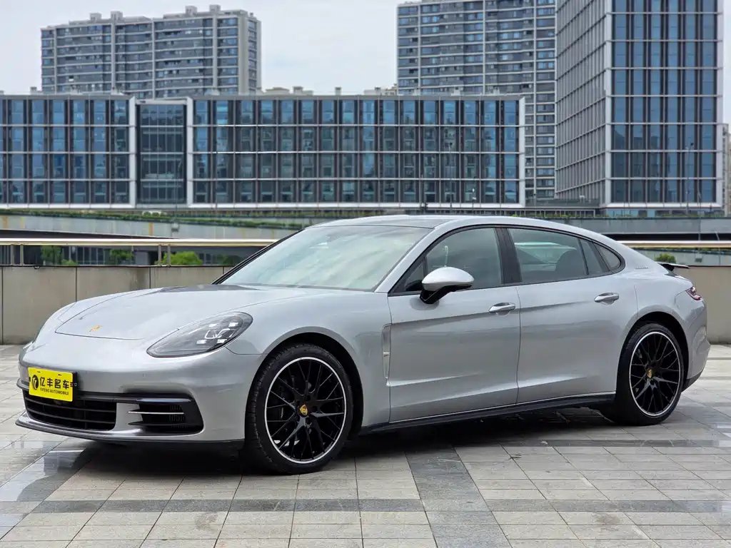 Porsche Panamera 2020 — фото 1 из 5