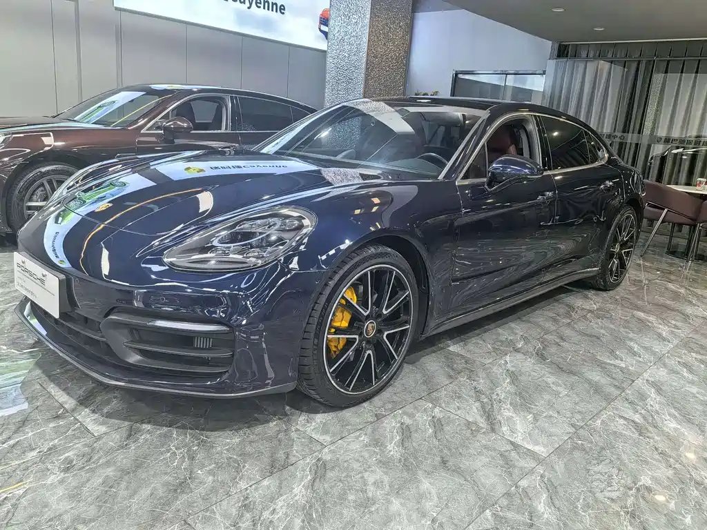 Porsche Panamera 2021 — фото 1 из 5