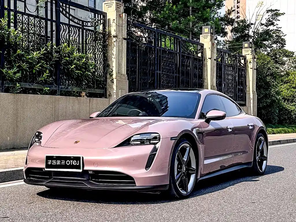 Porsche Taycan 2022 — фото 1 из 5