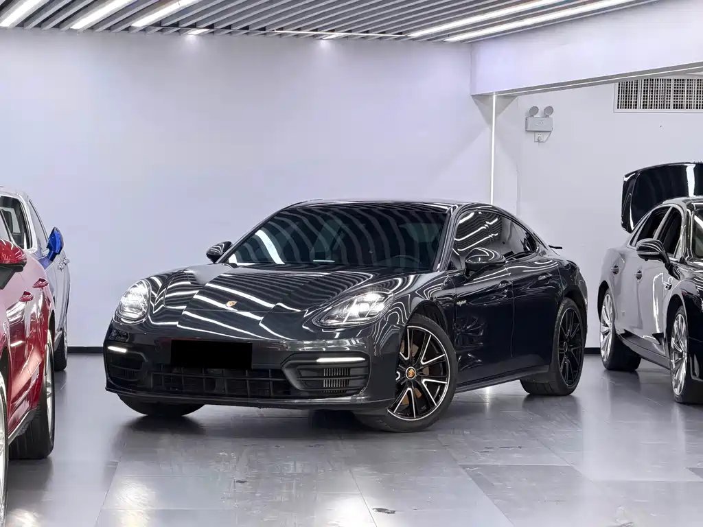 Porsche Panamera Hybrid 2021 — фото 1 из 5