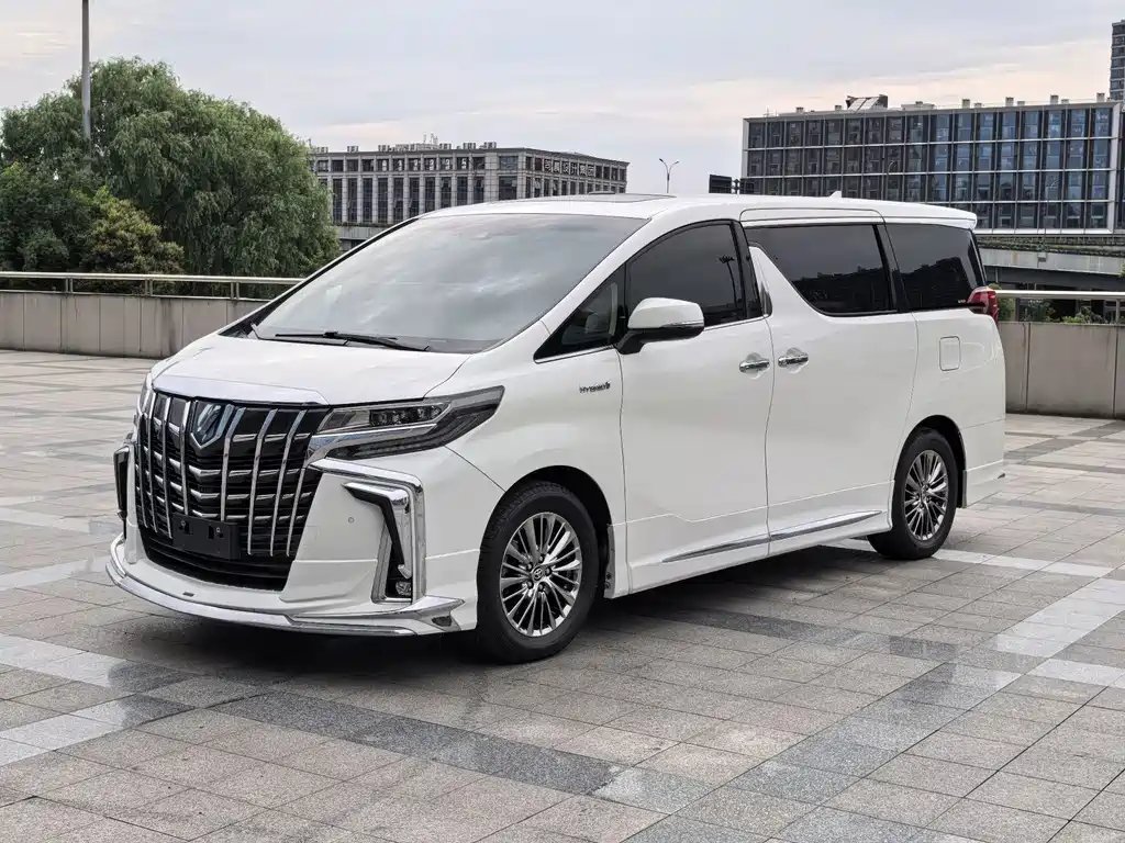 Toyota Alphard 2021 — фото 1 из 5