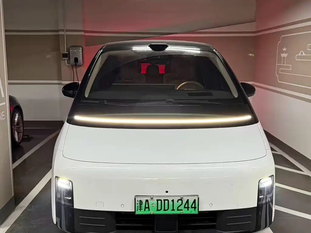 Li Auto Li MEGA 2025 — фото 1 из 5