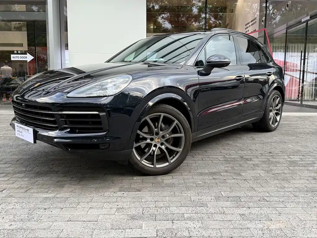 Porsche Cayenne 2022 — фото 1 из 5