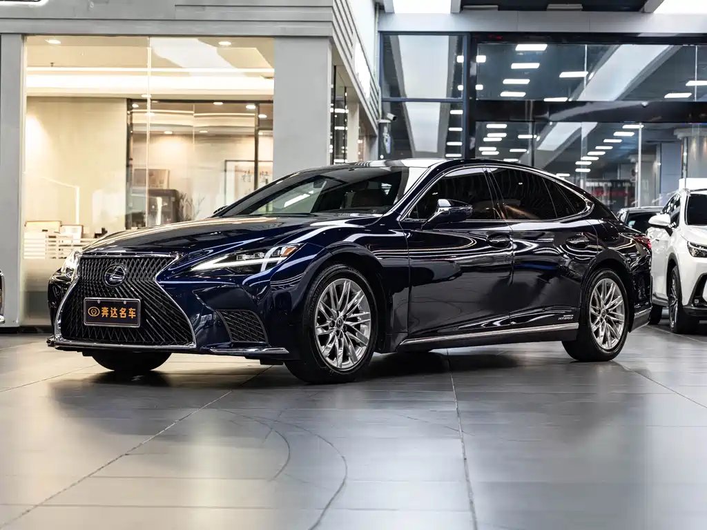 Lexus LS 2022 — фото 1 из 5